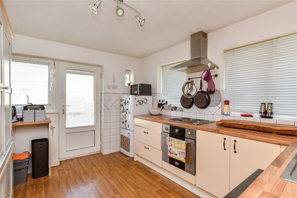 Property photo 2 of 18 Kitchen