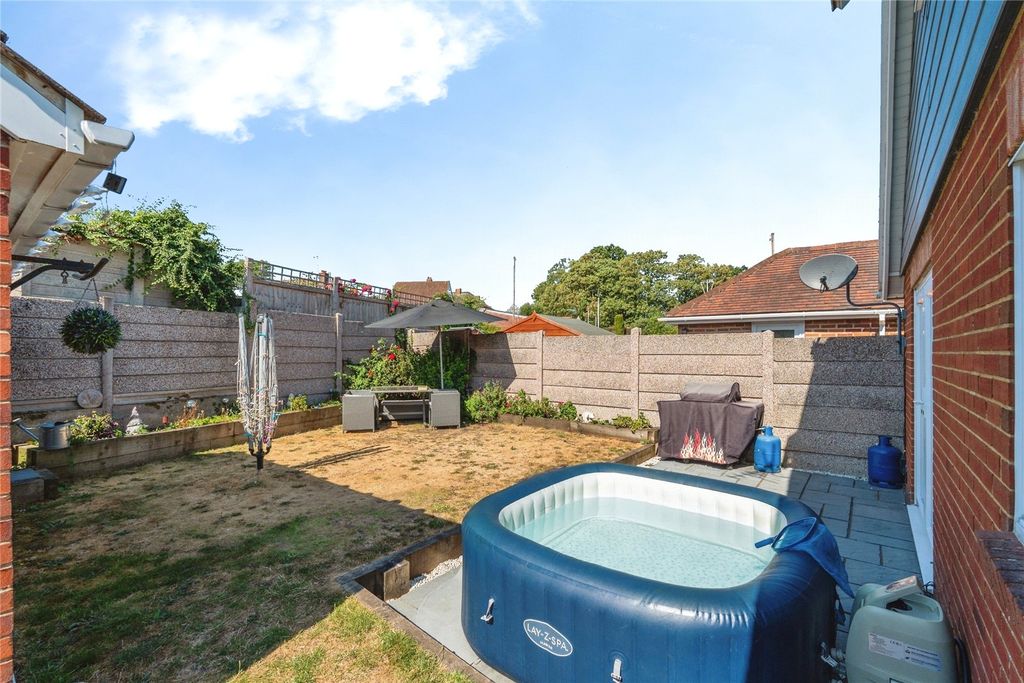 Property photo 2 of 17 Picture No. 36