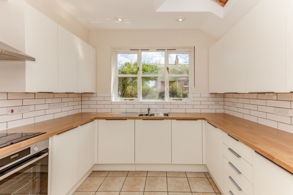 Property photo 3 of 11 102724