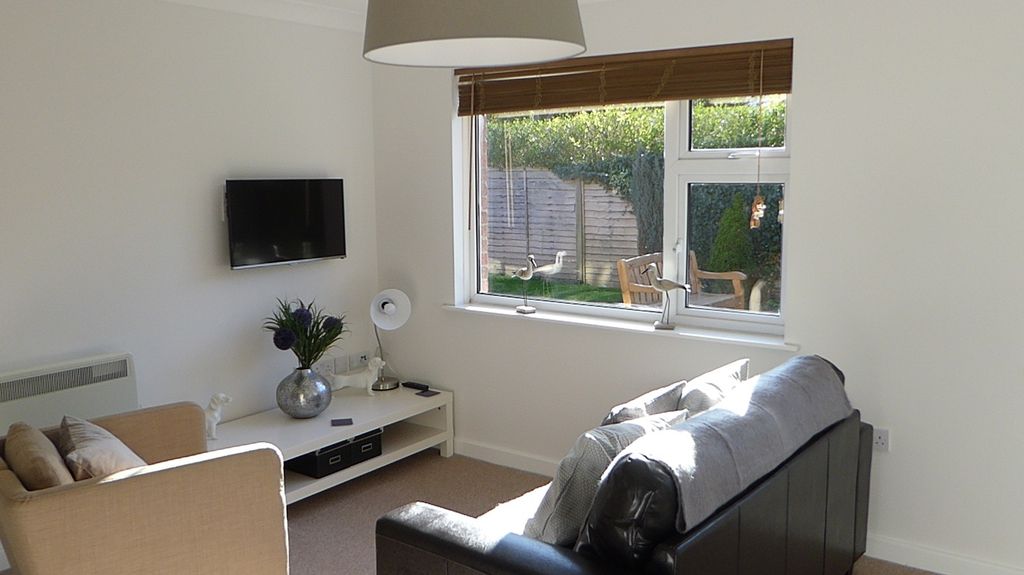 Property photo 2 of 7 Lounge