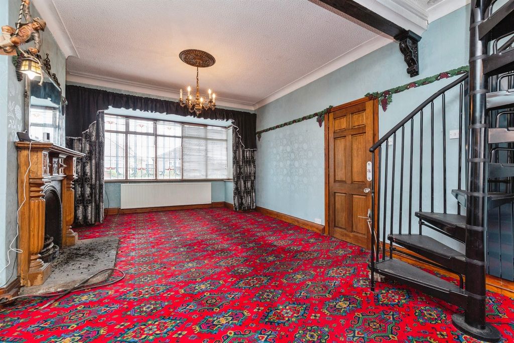 Property photo 3 of 19
