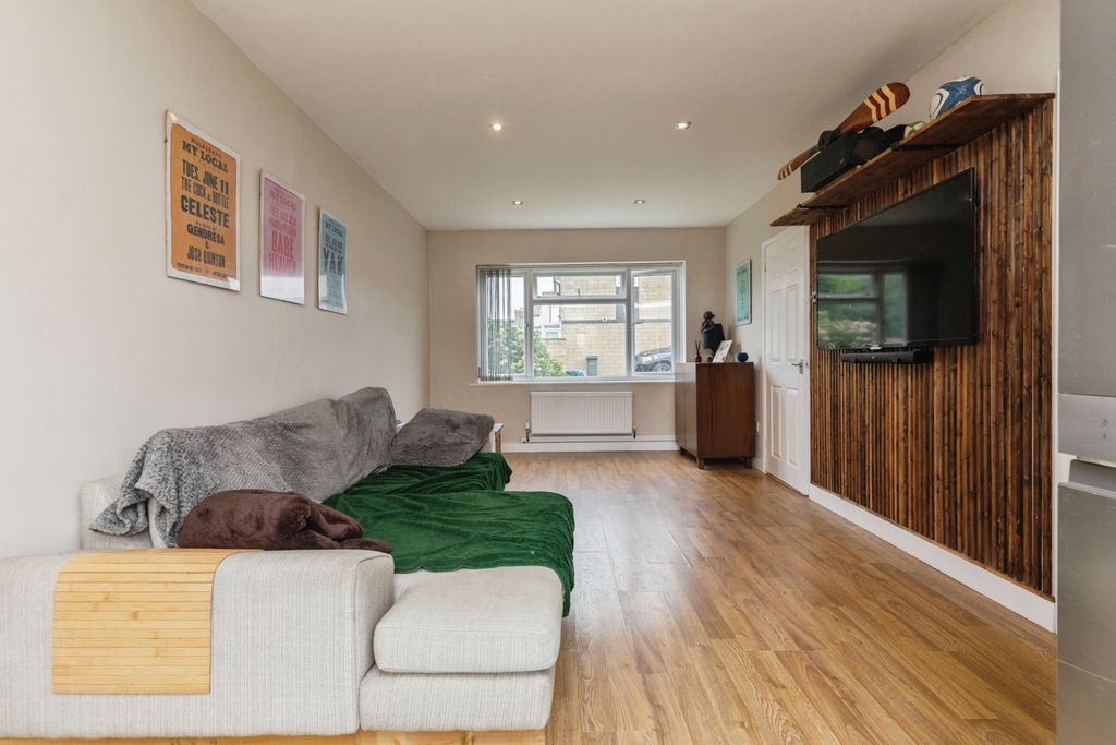 Property photo 3 of 16 Photo 15
