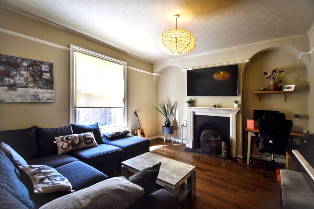 Property photo 2 of 24