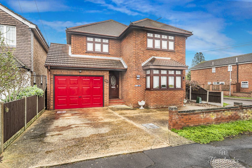 Property photo 1 of 32