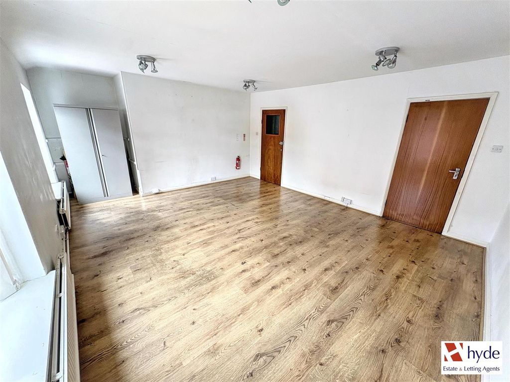 Property photo 3 of 11 Img_5574.Jpg