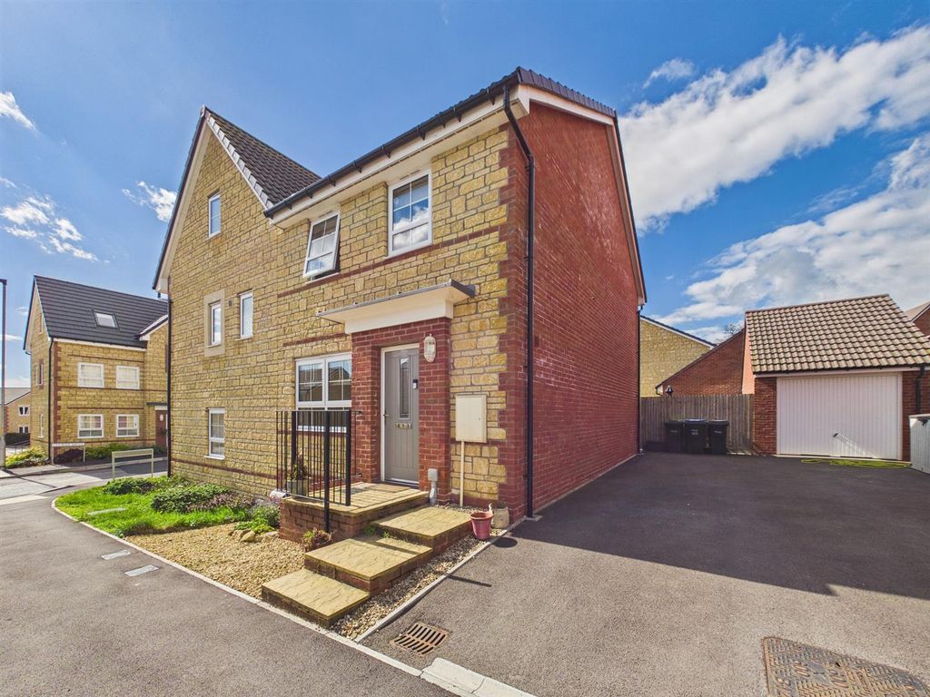 Property photo 1 of 12 Front