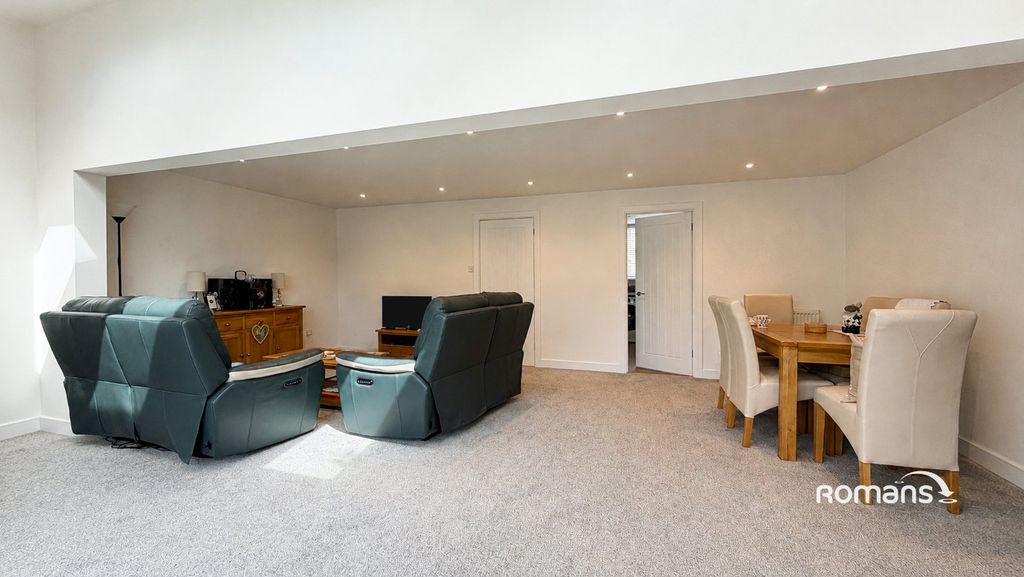 Property photo 2 of 12 Picture No. 01