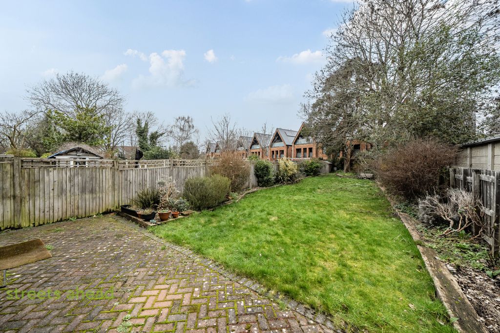 Property photo 2 of 20 4558154B-835c-451...