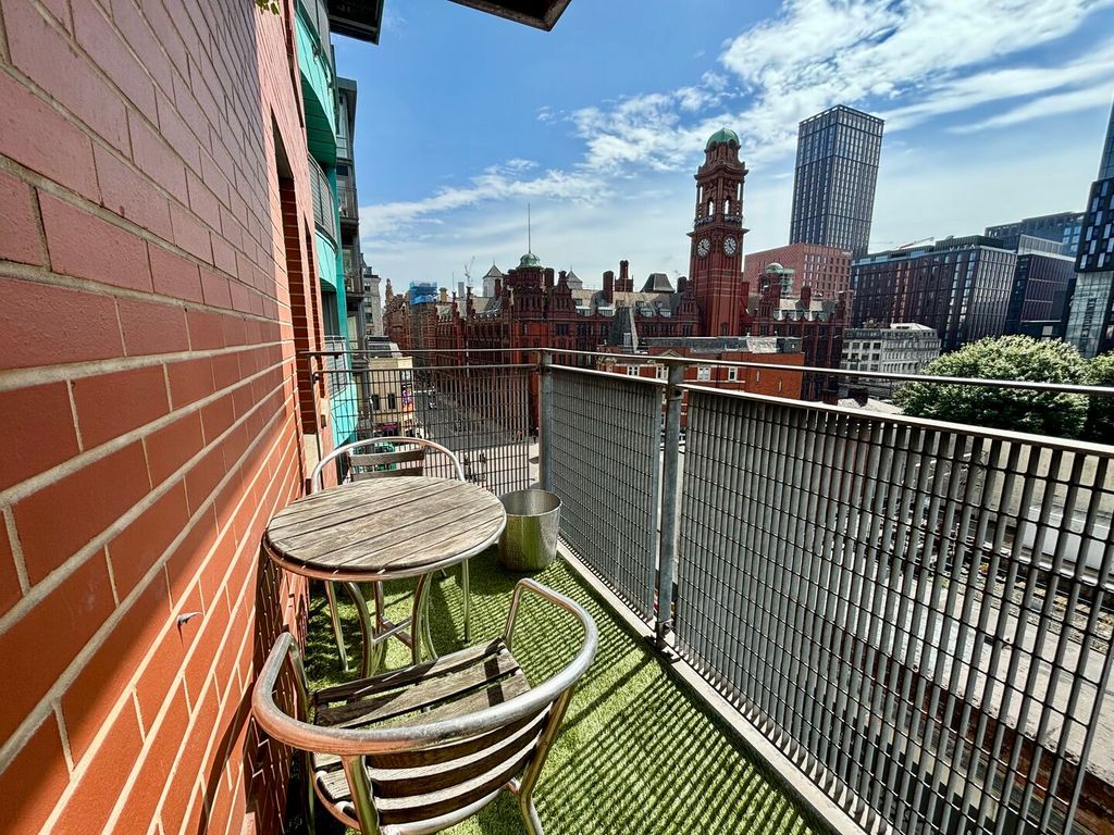 Property photo 3 of 19 Image00007
