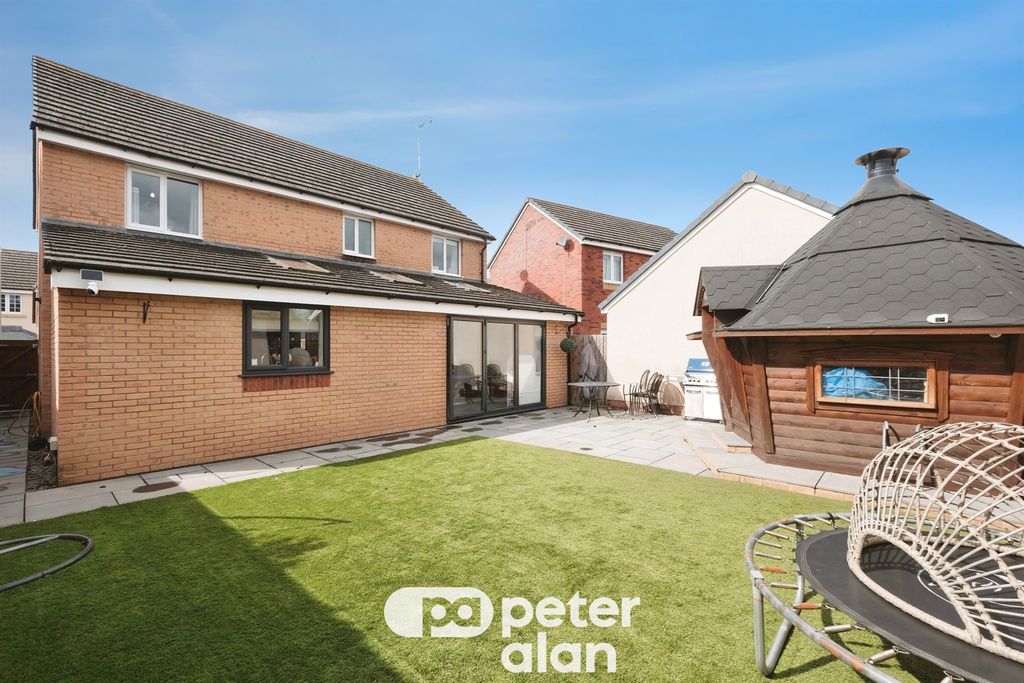 Property photo 2 of 21