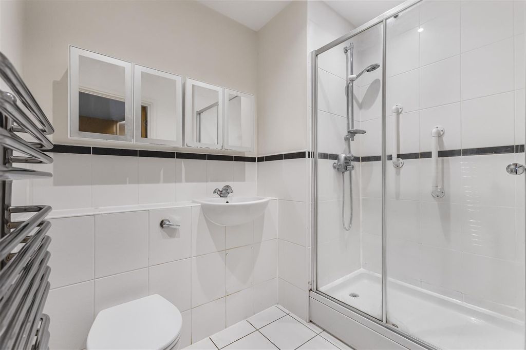Additional image 13 of 2 bed flat for saleAshbourne Gardens, Hertford SG13