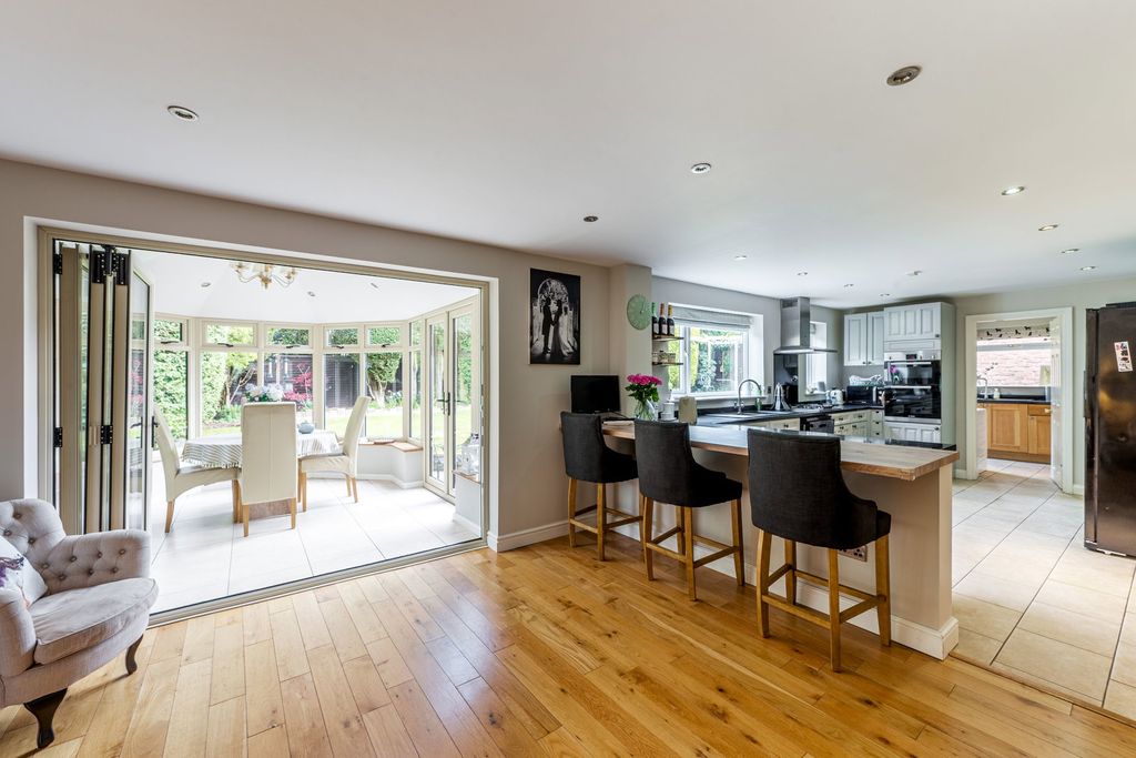 Property photo 2 of 30