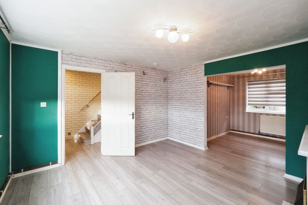 Property photo 2 of 17 Lounge