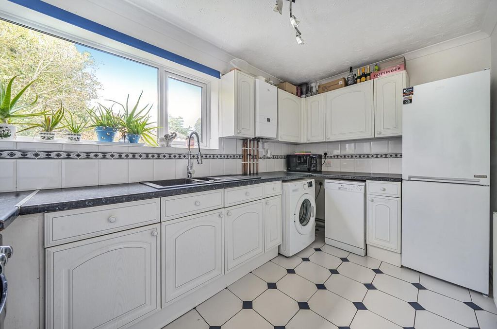 Property photo 3 of 16 1349990-15-68Bf00E12c5Fe.Jpg