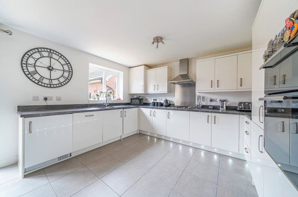 Property photo 2 of 27 124319712