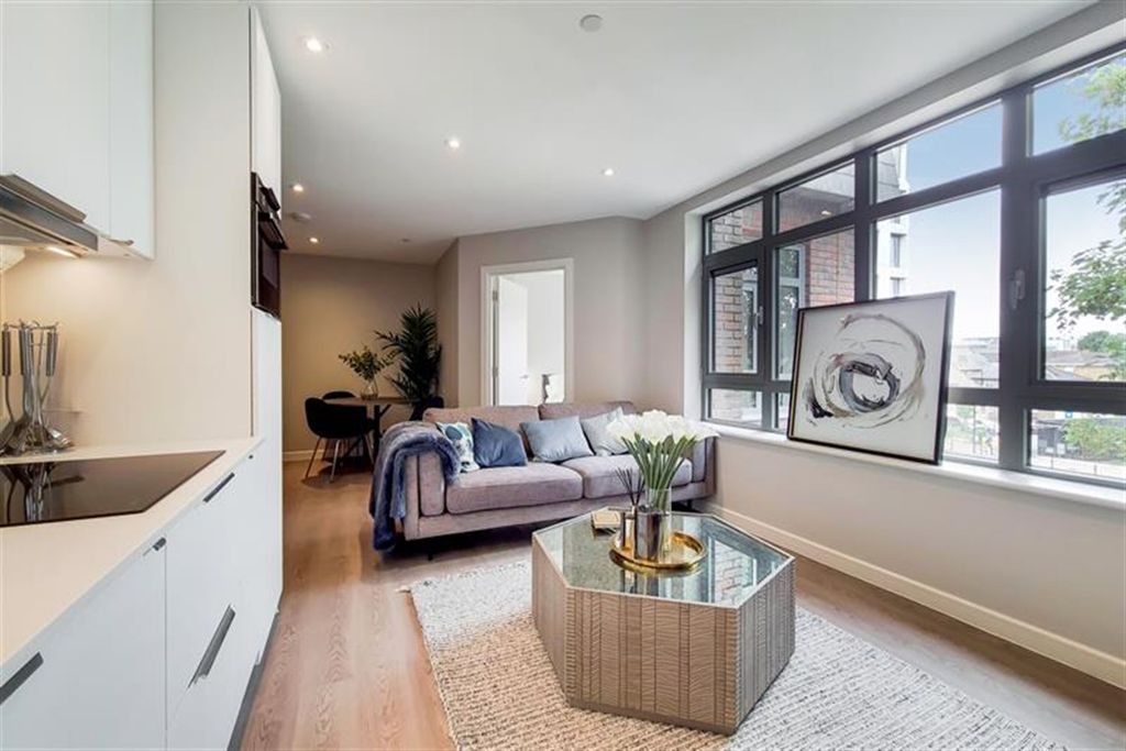 Property photo 1 of 10 (Main)