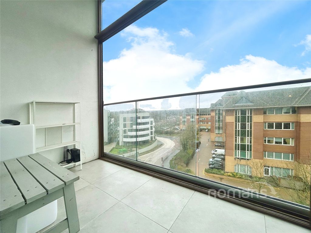 Additional image 4 of 2 bed flat for saleFarnborough Road, Farnborough, Hampshire GU14