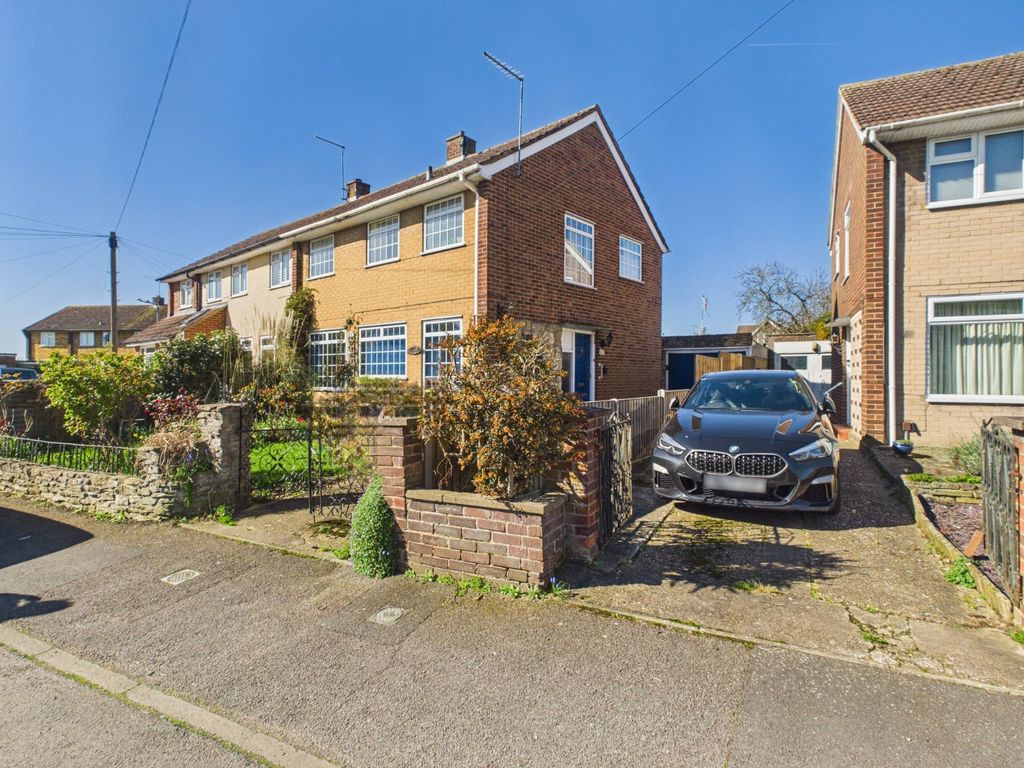 Property photo 1 of 9 Front