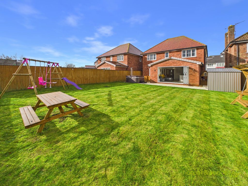 Property photo 3 of 42