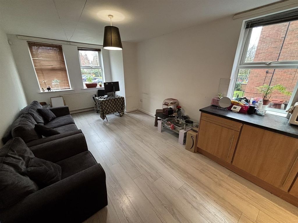 Property photo 2 of 12 Lounge Diner