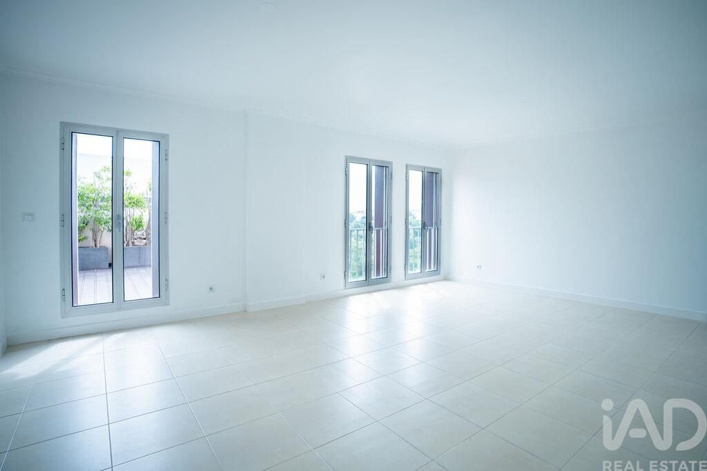 Property photo 1 of 31