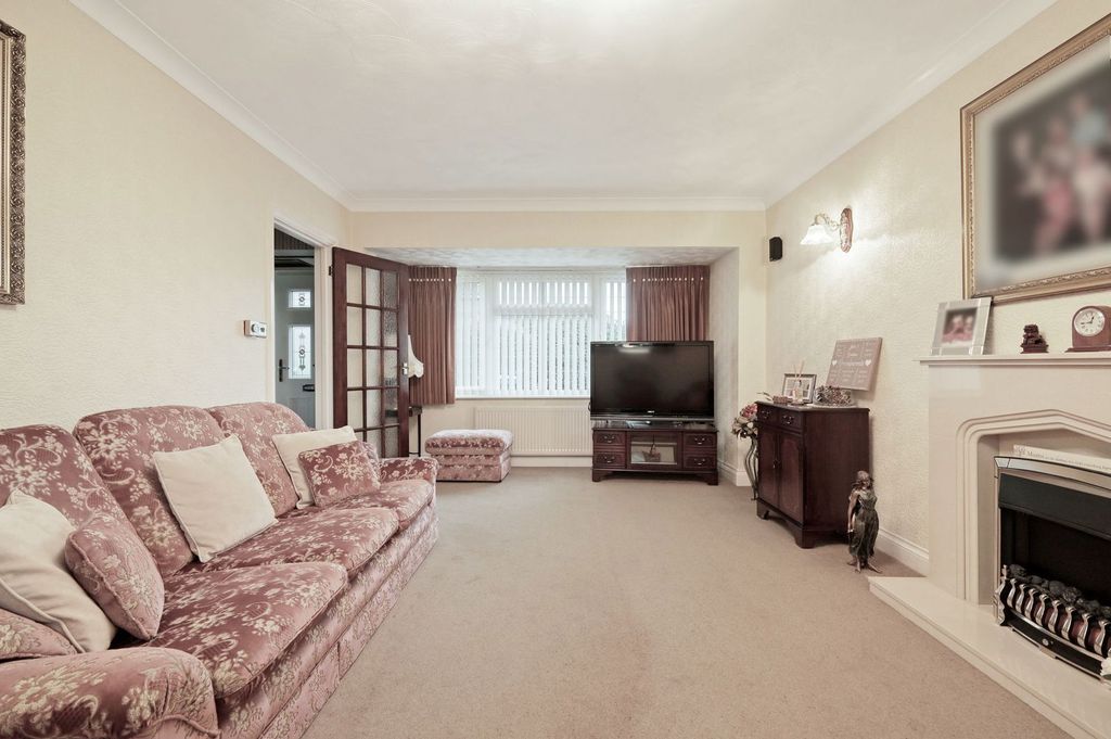 Property photo 2 of 32