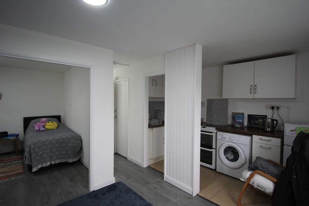 Property photo 2 of 11 Image 1