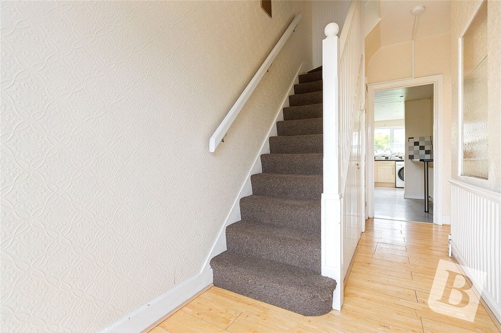 Property photo 2 of 12 Hallway
