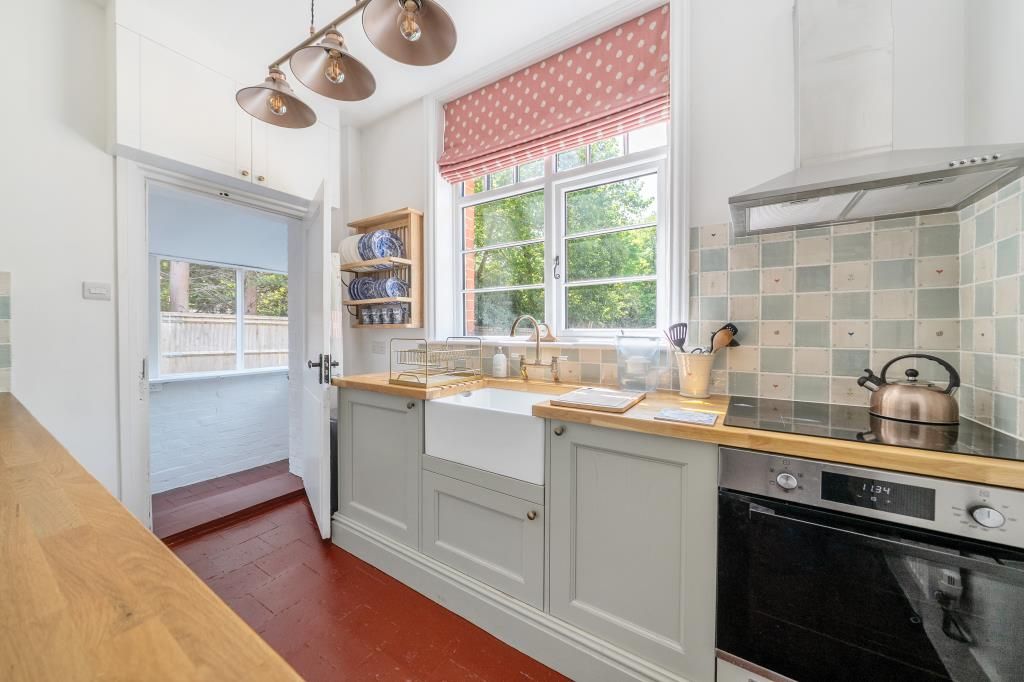 Property photo 2 of 20 Kitchen
