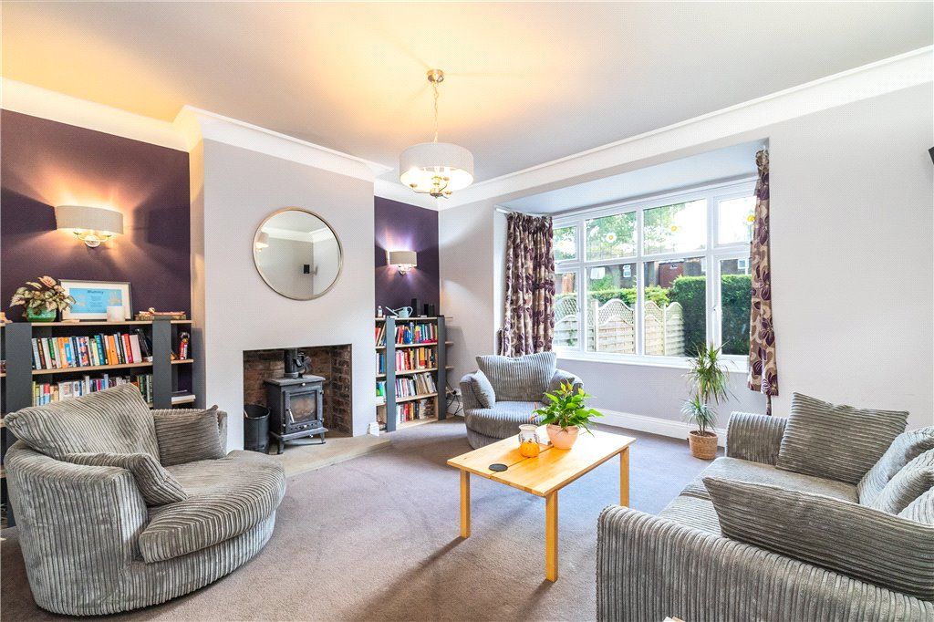 Property photo 2 of 18 Sitting Room