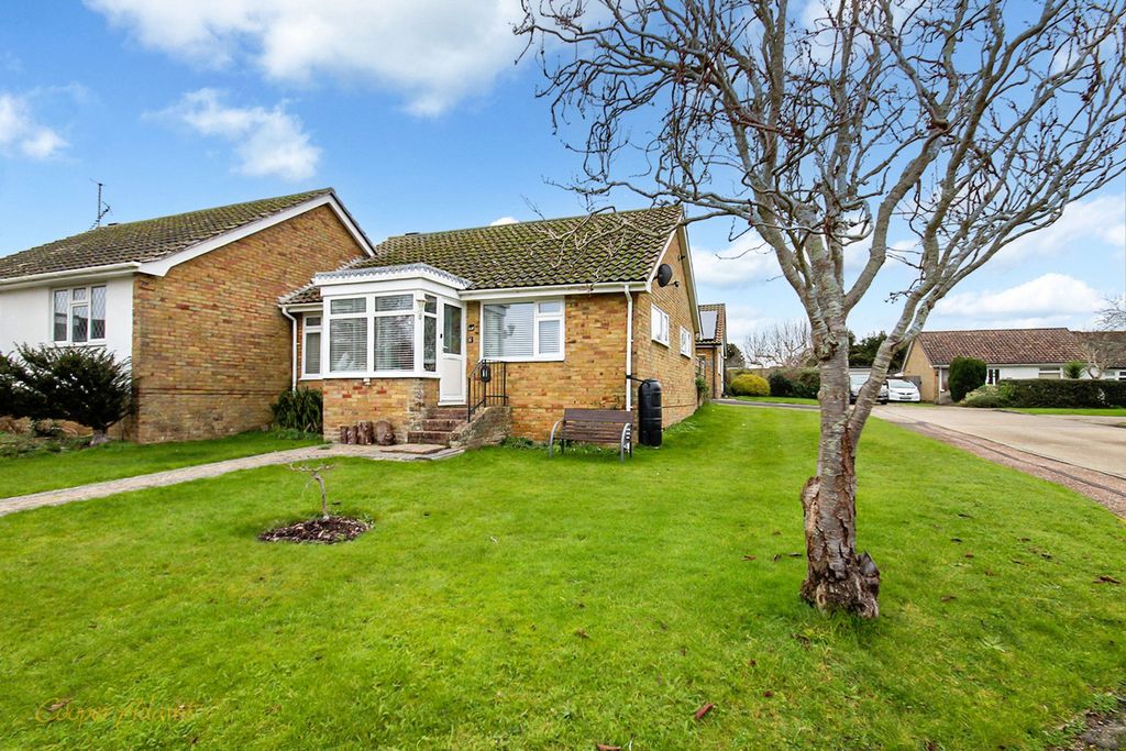 Property photo 1 of 11 Front