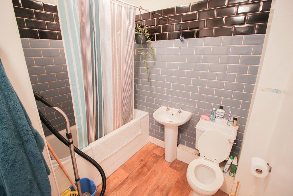 Property photo 3 of 4 Photo 2