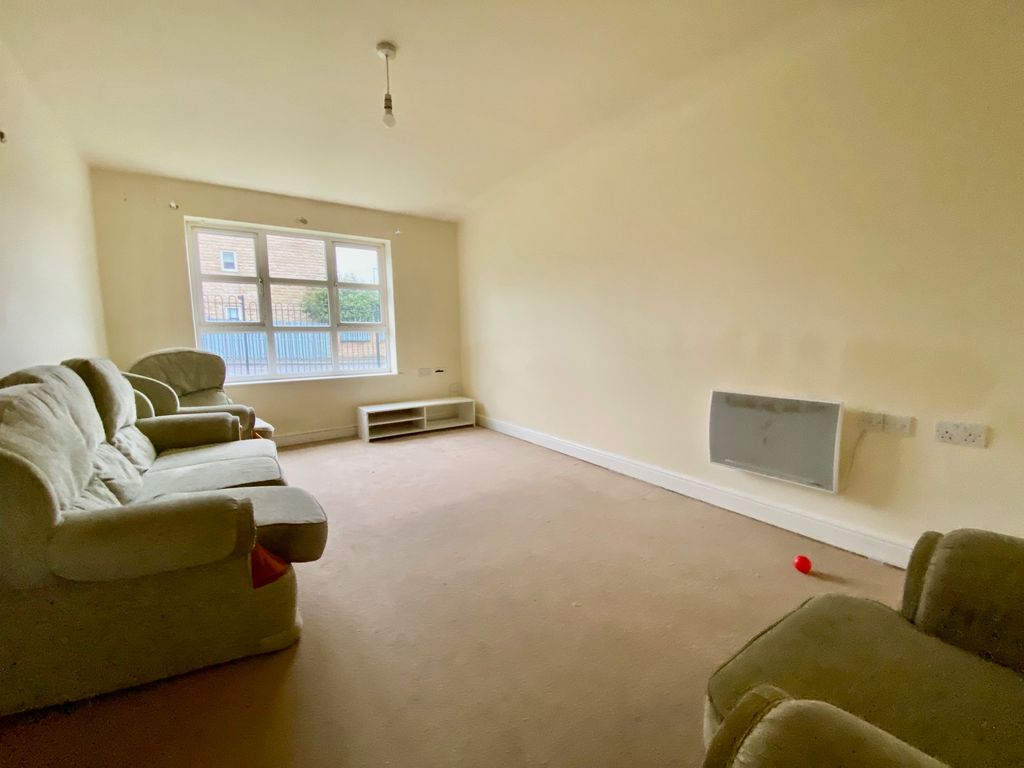 Property photo 2 of 8