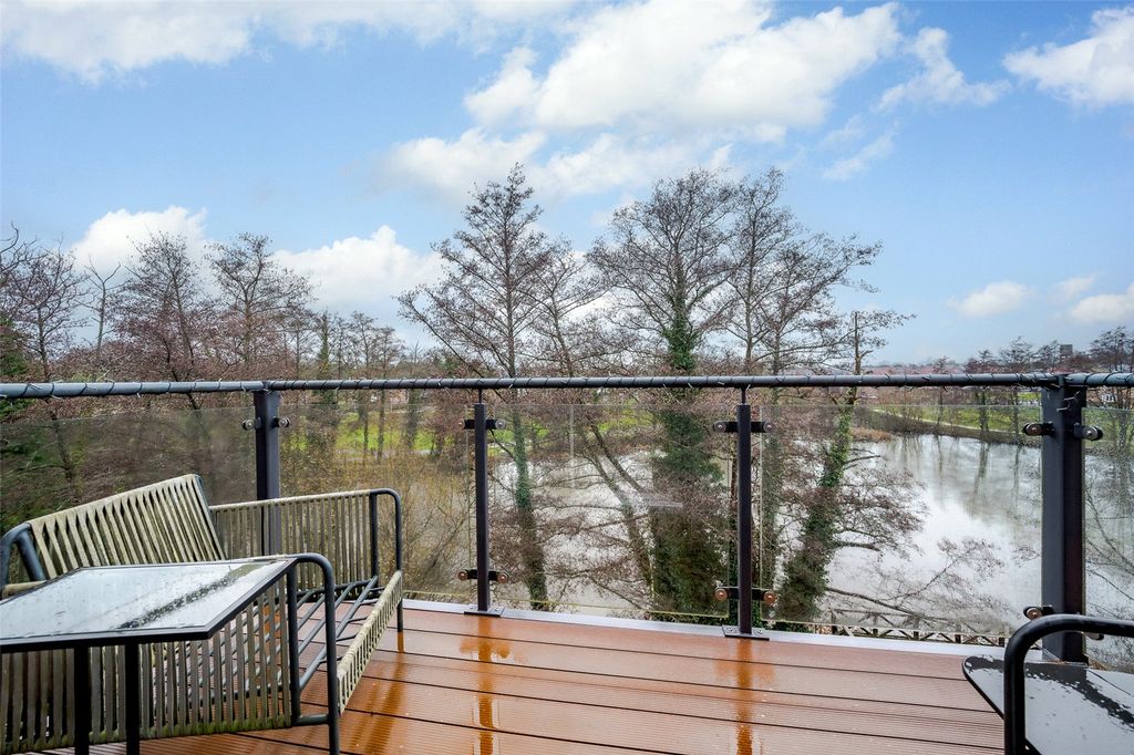 Additional image 11 of 2 bed flat for saleHornbeam Place, Arborfield Green, Reading, Berkshire RG2