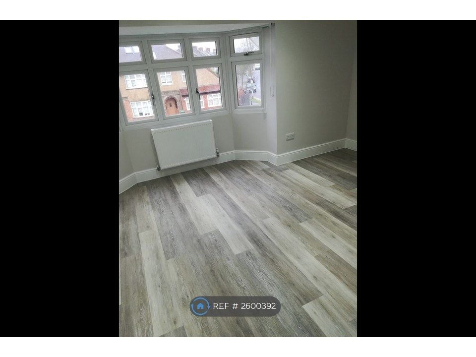Property photo 3 of 10 Front Bedroom