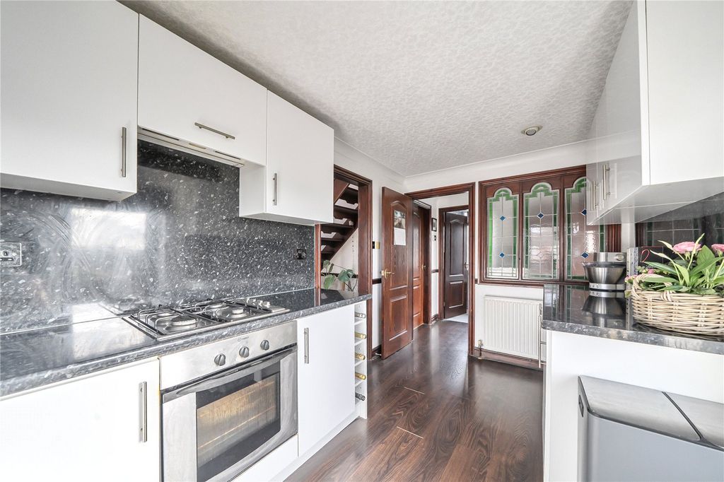 Property photo 2 of 35 Picture No. 24