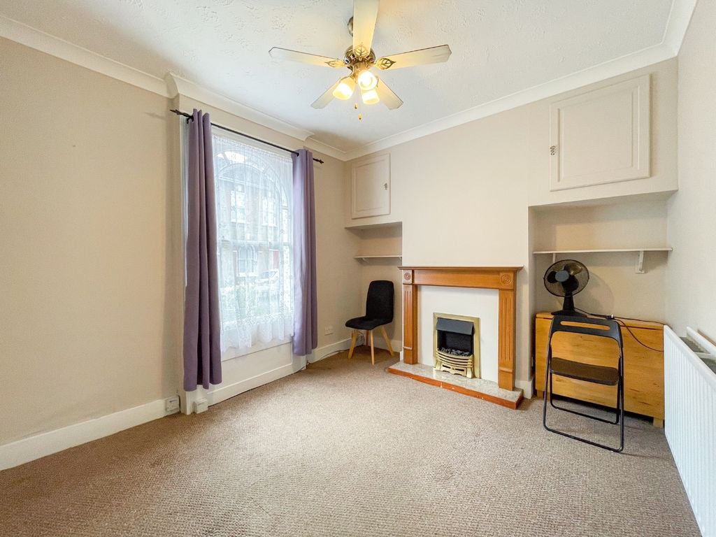 Property photo 2 of 12 4214385