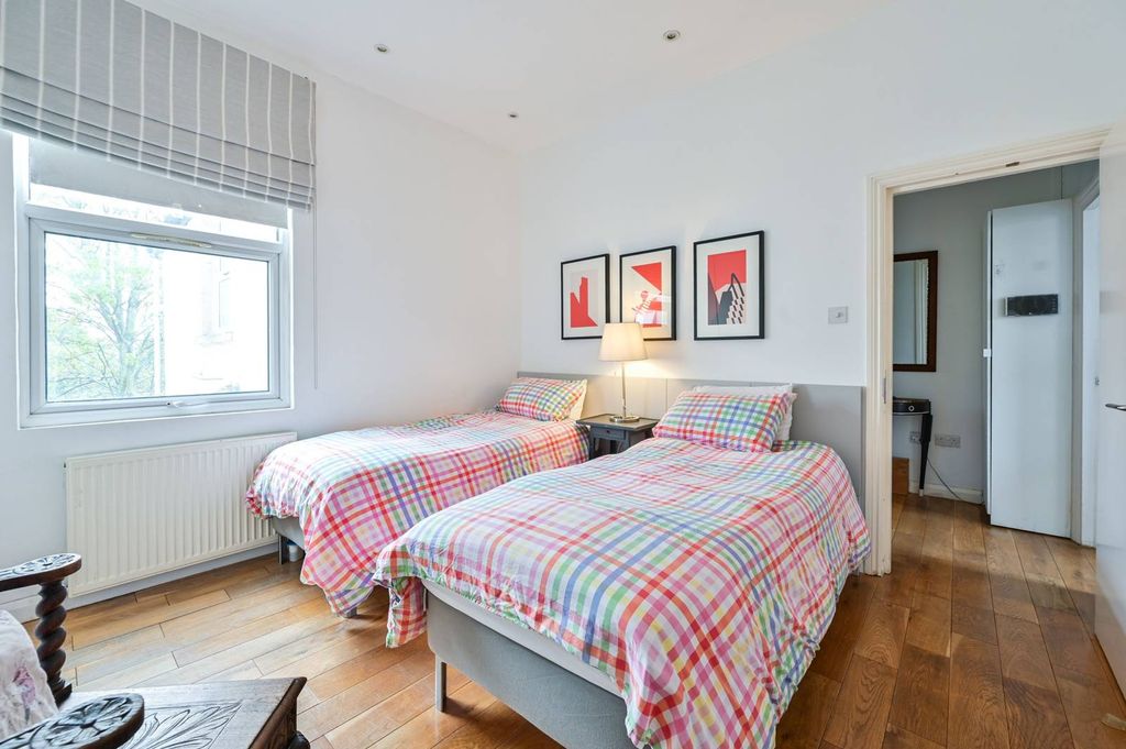 Property photo 3 of 13