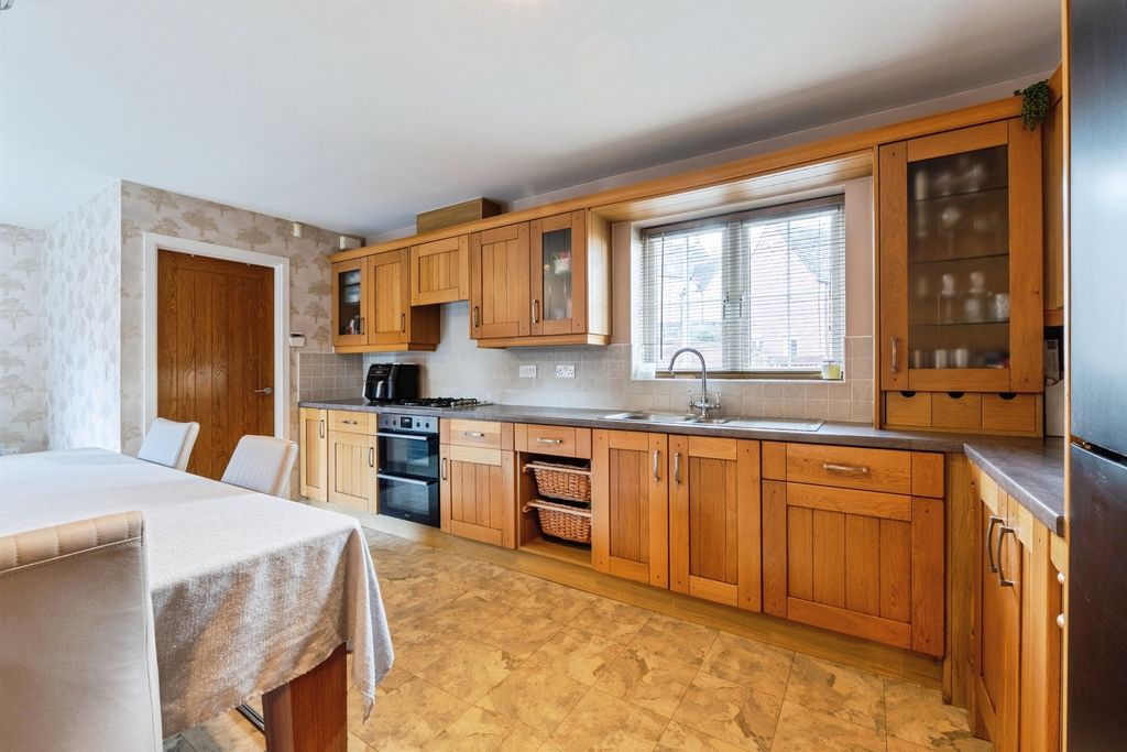 Additional image 8 of 5 bed detached house for saleSharter Drive, Loughborough LE11