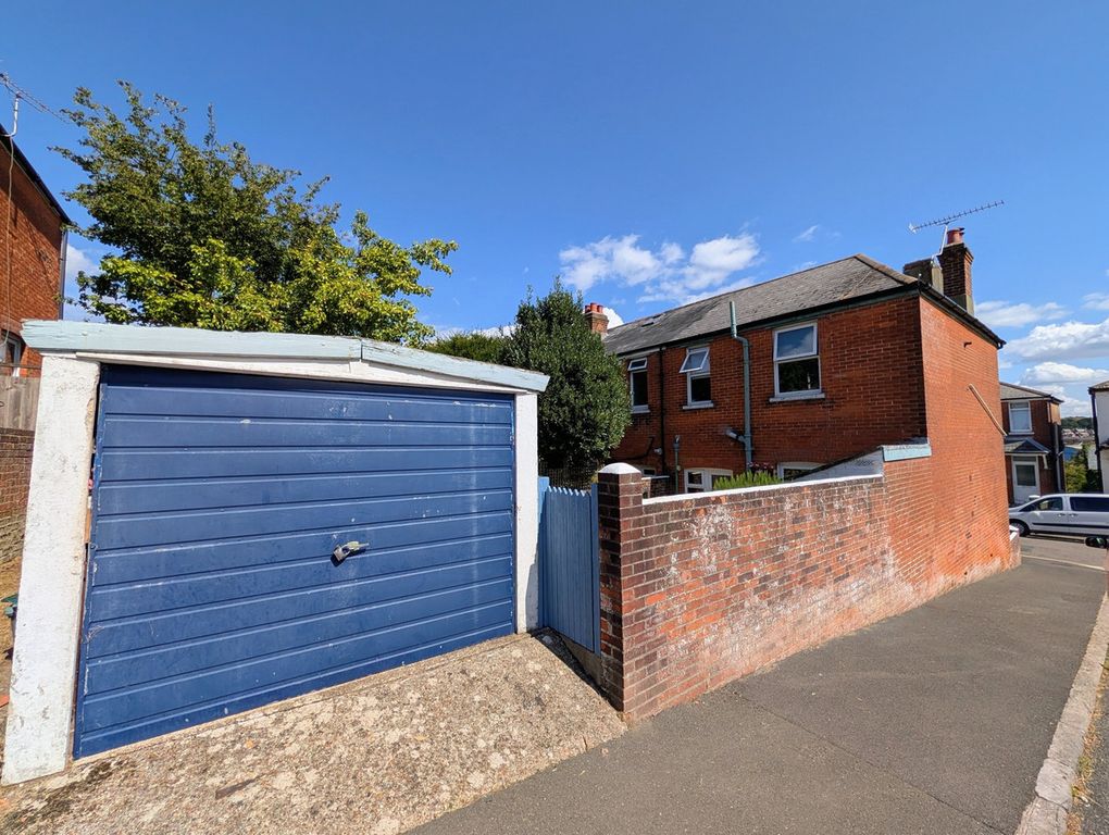 Property photo 3 of 40