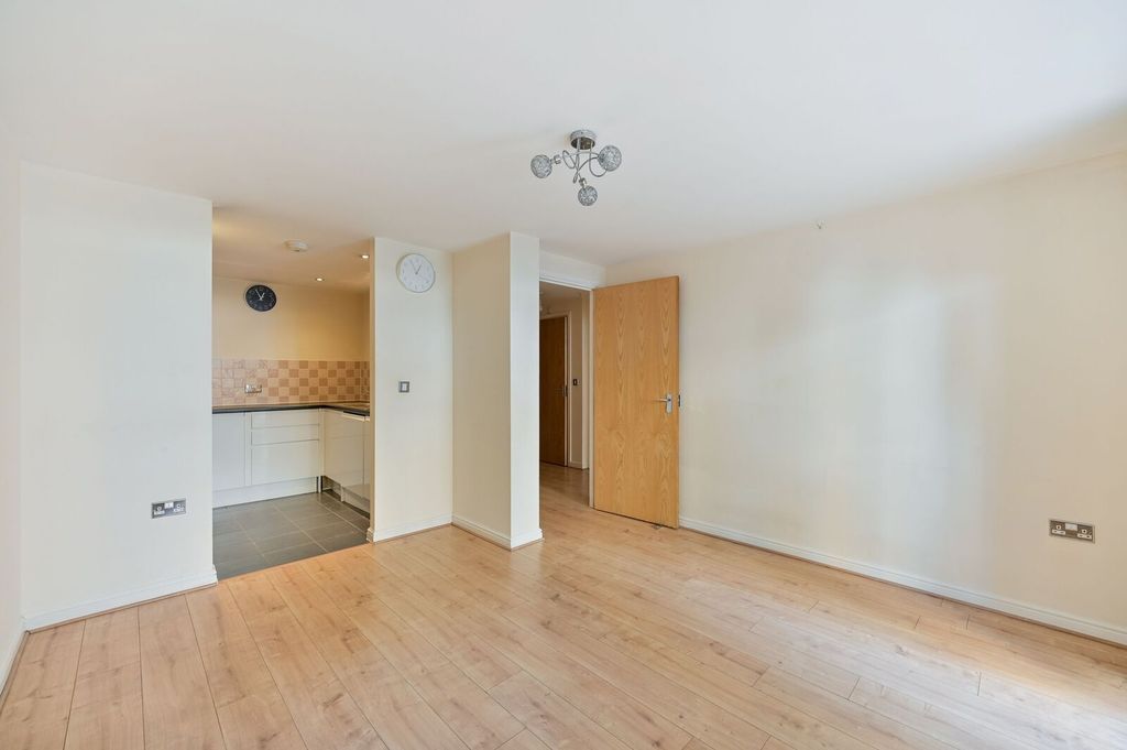 Property photo 3 of 9