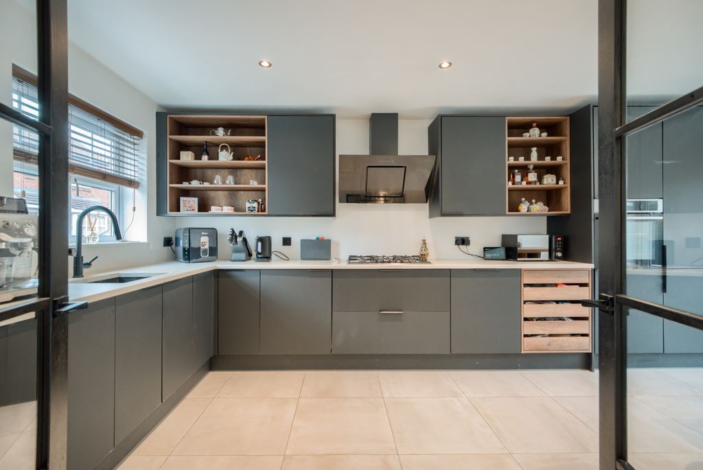 Property photo 3 of 23 Xt5A7465-Hdr(3)