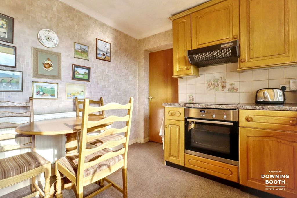 Property photo 3 of 23