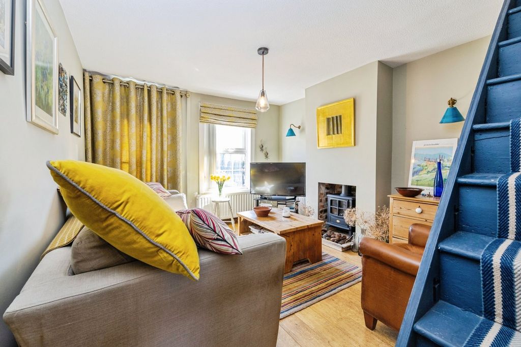 Property photo 2 of 19