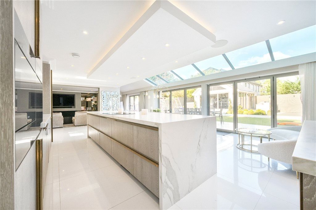 Property photo 3 of 16 212 Lh