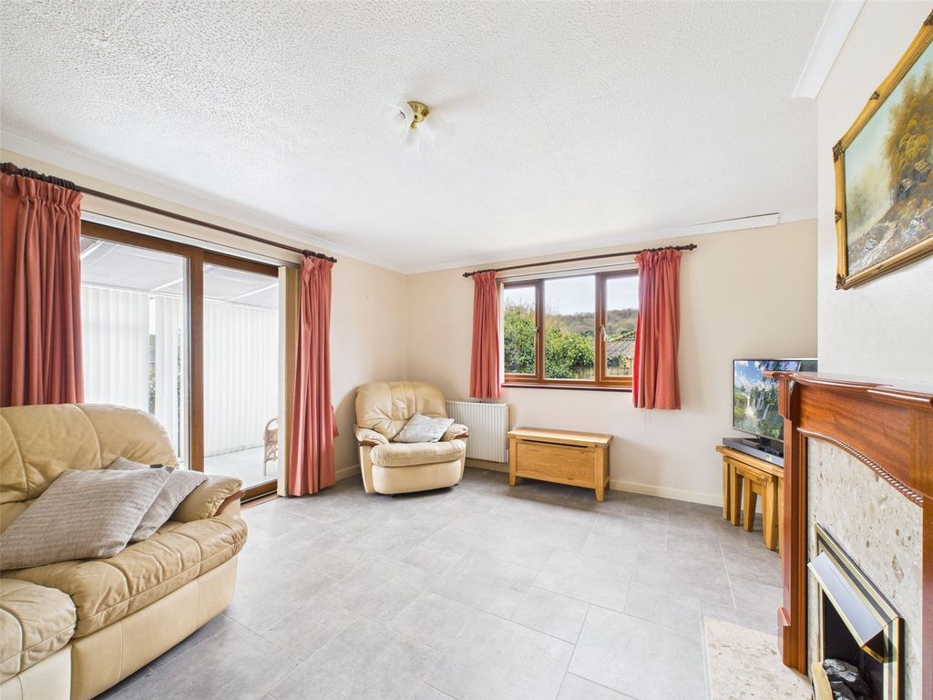 Property photo 2 of 11 Living Room