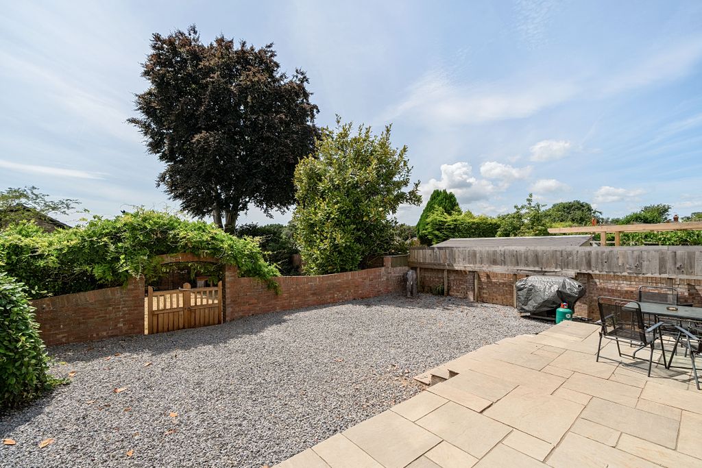 Property photo 2 of 21