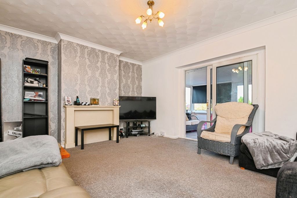 Property photo 2 of 17 Living Room