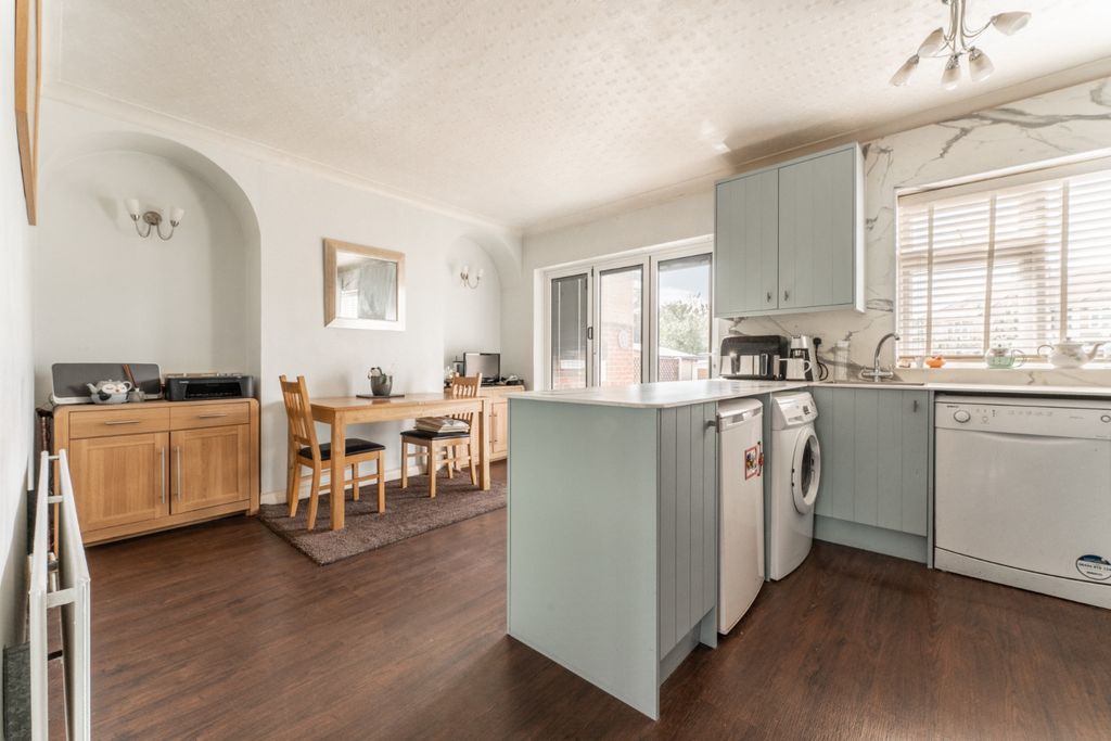 Property photo 3 of 11 5358334