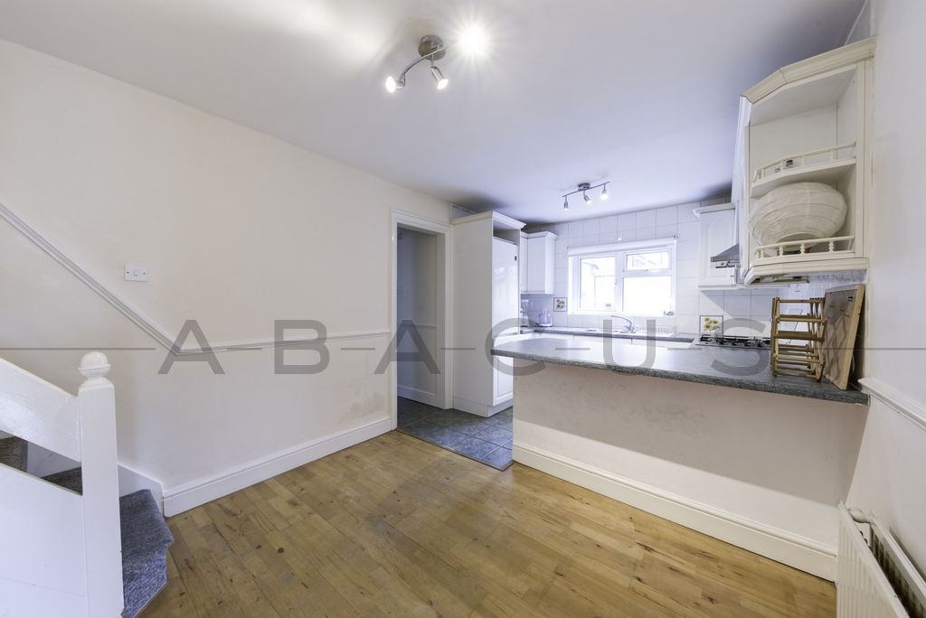 Property photo 1 of 15 Photo 6